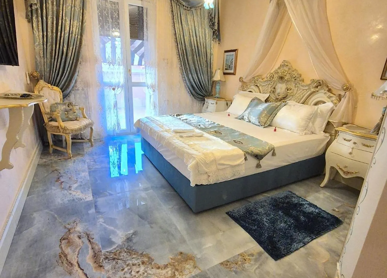 Fd Luxury Apartment kontakter